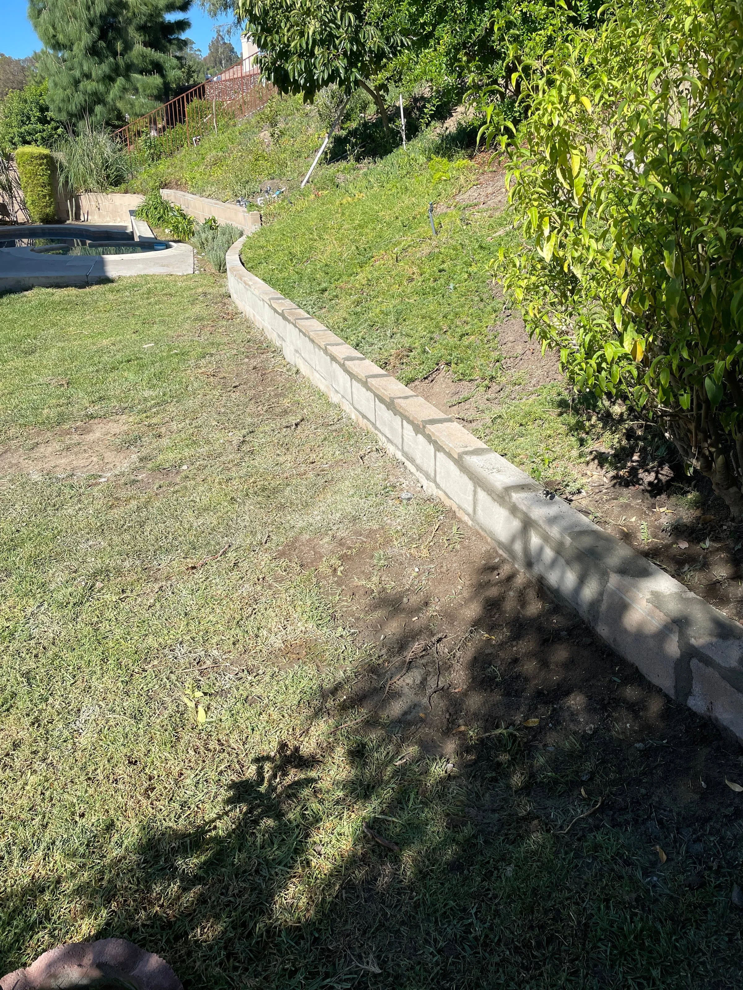 完工 — 坡地远景