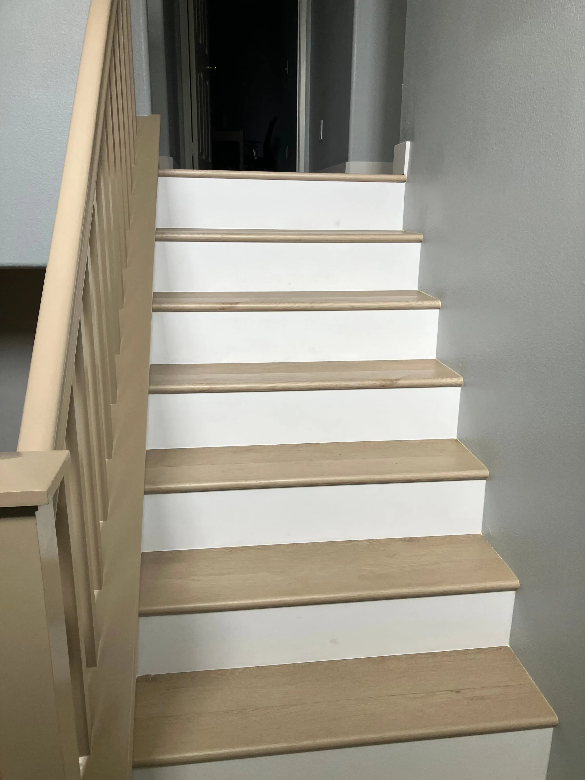 完工 — 立板与扶手